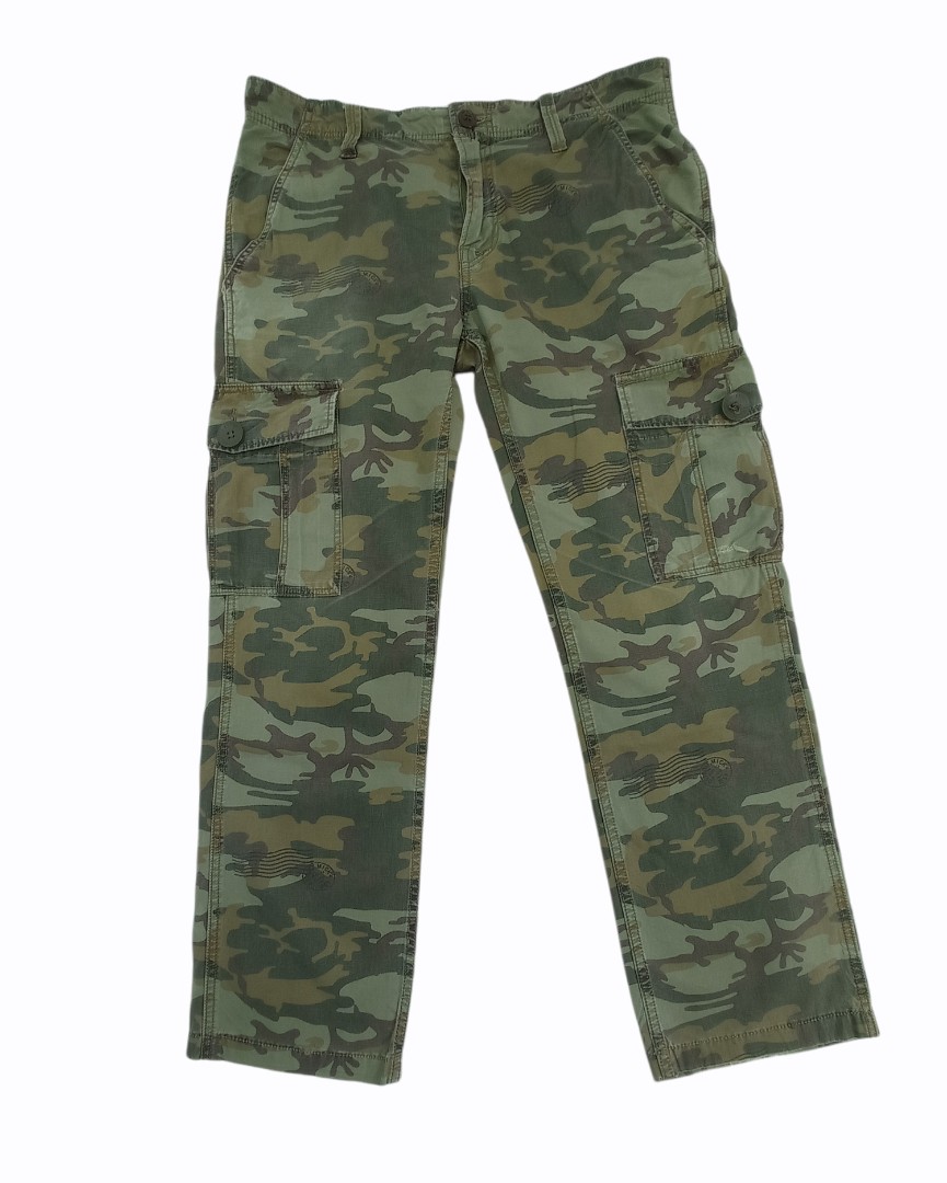 Levi's Camo Cargo Pants, Men's Fashion, Bottoms, Trousers on Carousell