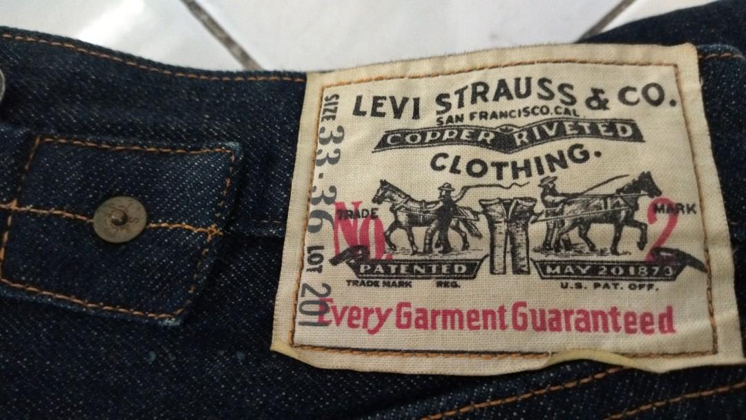 Vintage Levis 201 Buckle Back Selvedge Denim Jeans Size 33 34 Made in USA  555
