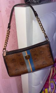 (Category: ) located in . Submitted by luxtwinsy (Listing ID 1118189413, Image 1). Description: .