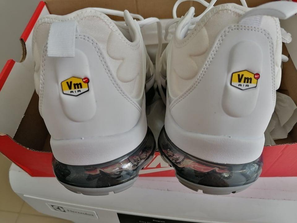 Vm air shop max white