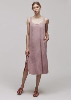 (Category: ) located in . Submitted by osncloset (Listing ID 1118189086, Image 1). Description: .