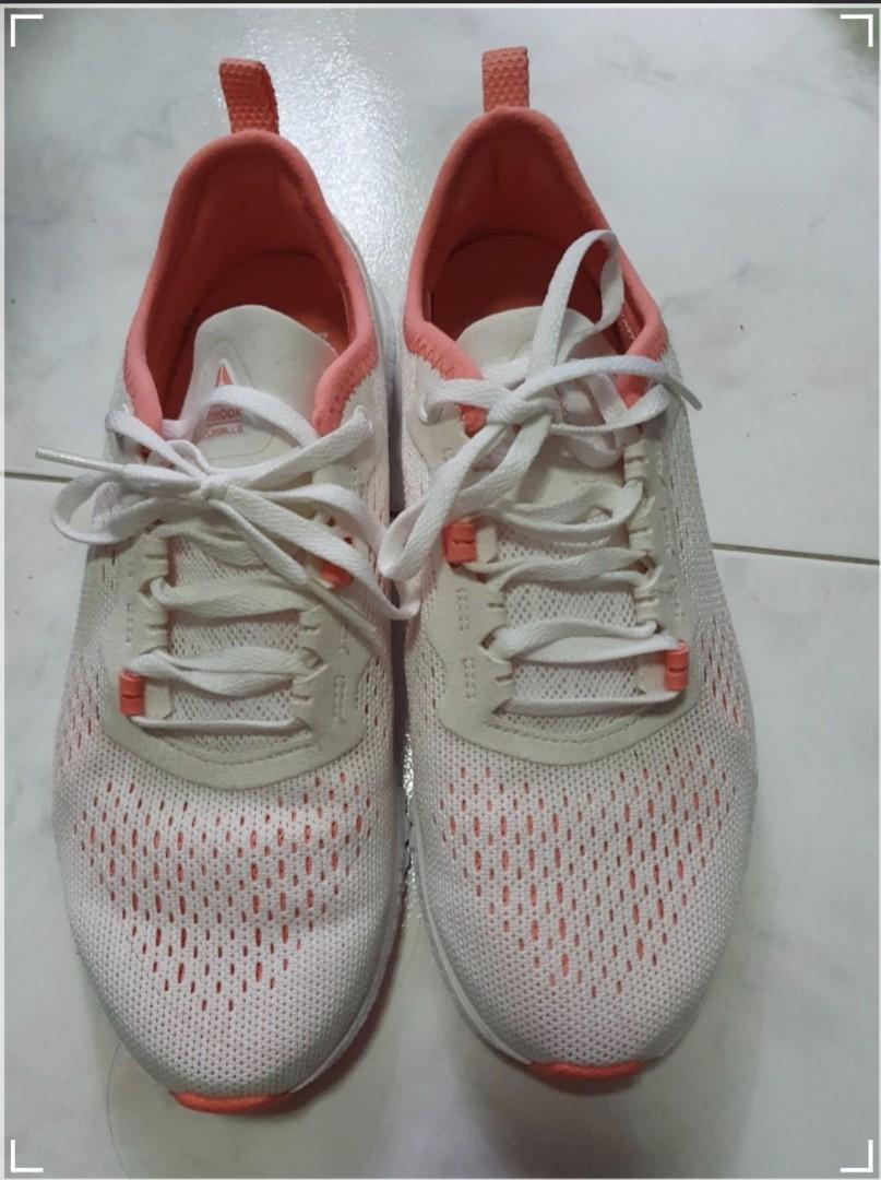 Reebok Flexagon US7.5 24.5cm Women s Fashion Footwear