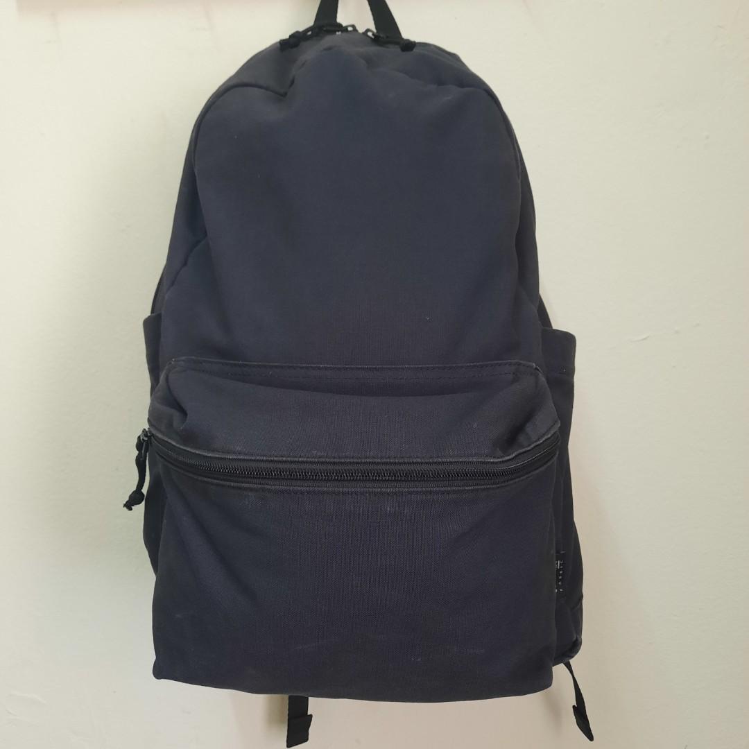 Uniqlo backpack deals review