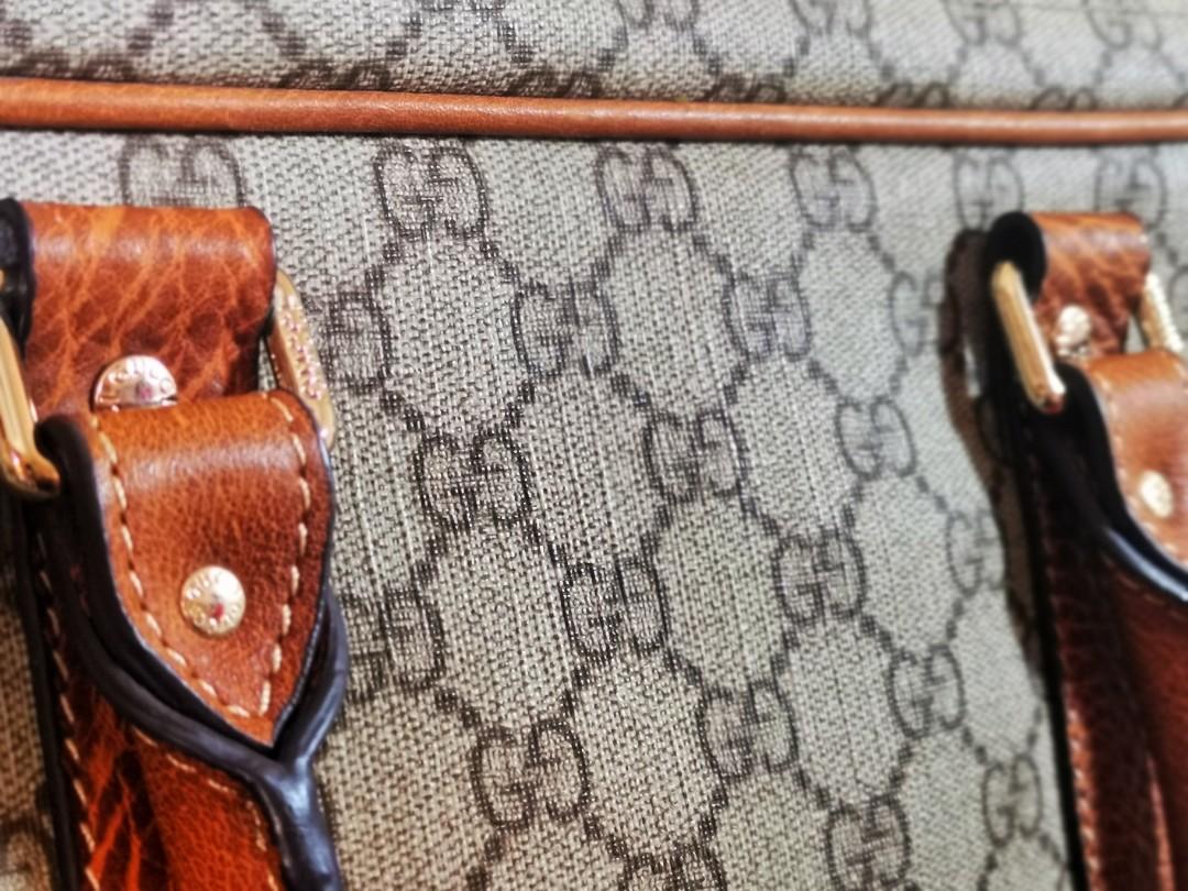 UNISEX GUCCI LAPTOP Bag (Coded) (Category: Luxury Bags & Wallets) located in Cainta. Submitted by joval.villanera (Listing ID 1118066472, Image 3). Description: Brand: Gucci This unisex Gucci Laptop Case is primarily made from multi coated canvas complemented by gold hardware. This bag is in very good pre-owned condition. This usually sells for P4,500 but I will sell it for only P3,000. RFS: Need Funds..