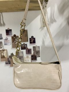 (Category: ) located in . Submitted by farhpreloved (Listing ID 1118143785, Image 1). Description: .