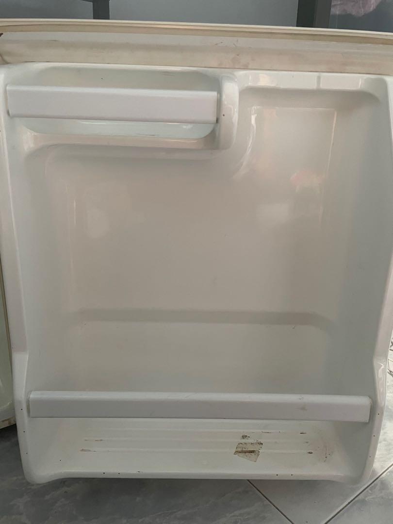 45 litres Daewoo Mini Fridge, TV & Home Appliances, Kitchen Appliances