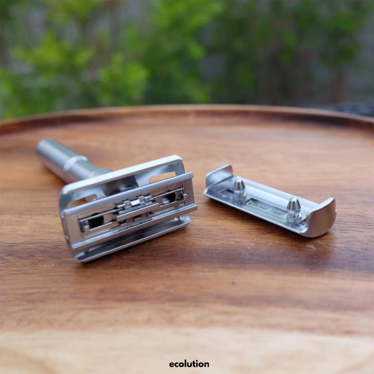 Adjustable Safety Razor (Category: Braces, Support & Protection) located in Manila. Submitted by ecolutionph (Listing ID 213499077, Image 3). Description: - Adjustable safety razor lets you control (by twisting the base) how much of the blade protrudes beyond the head, so in essence, you can control how aggressive the shave is - Material: stainless steel with chrome finish - Heavyweight (more durable than lightweight ones) - Perfect for lifetime 