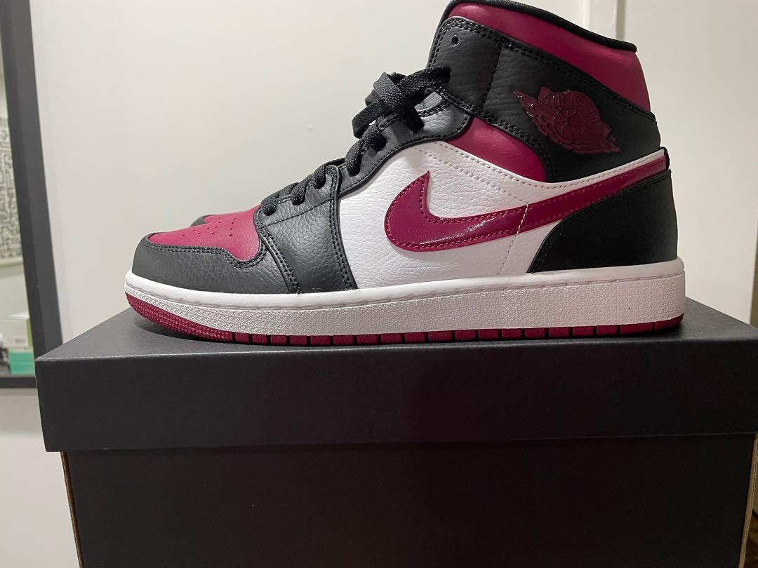 Air Jordan 1 Mid Bred Toe