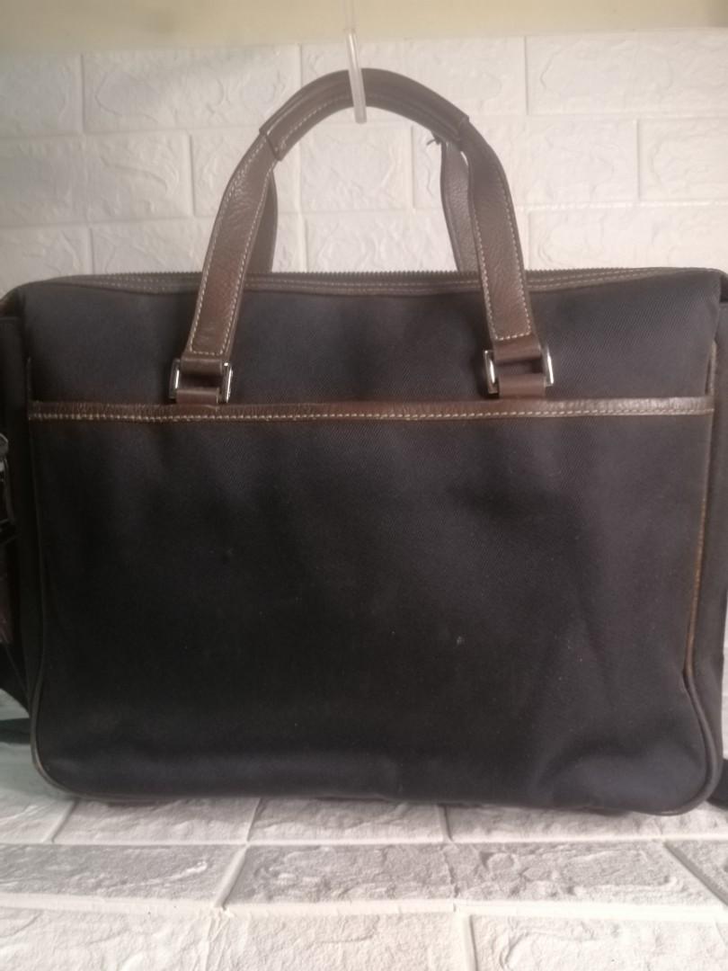 Bean Pole Laptop/Messenger Bag (Category: Luxury Bags & Wallets) located in Las Pinas. Submitted by etoksi1234 (Listing ID 1118350442, Image 2). Description: Pre-loved Bean pole Messenger/Laptop Bag... Canvas and Leather material with sling... Unisex... Size: L-13" x H-10" x D-3.5" Please manage your expectations. All sales are final. Kindly examine pictures carefully when buying online. No return, exchange policy..