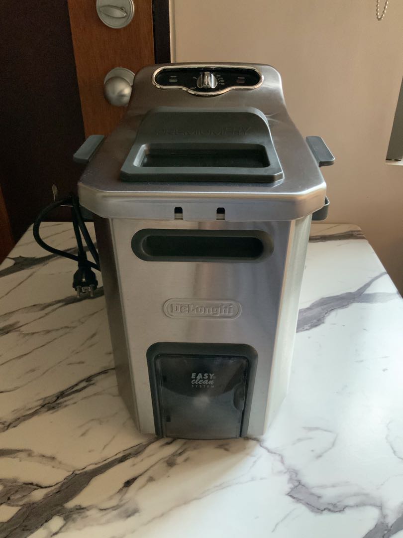 Delonghi Deep Fryer, TV & Home Appliances, Kitchen Appliances, Fryers