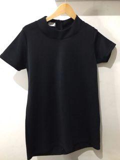 Dress hitam atas lutut