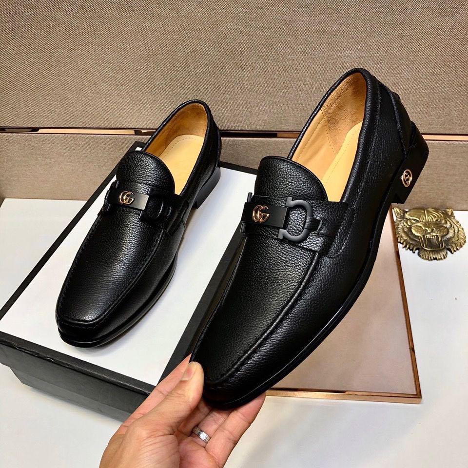 Risikabel pint Indskrive Gucci horsebit men's loafers preorder, Men's Fashion, Footwear, Dress Shoes  on Carousell