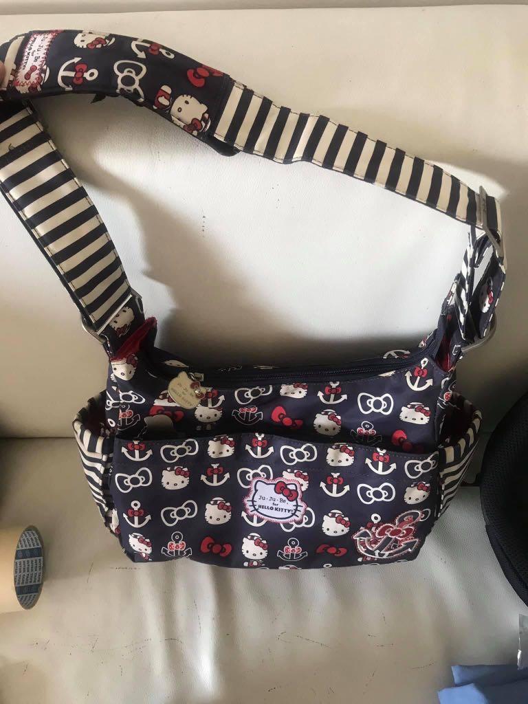 Jujube hello kitty shoulder bag (Category: Diaper Bags & Wetbags) located in Pasay City. Submitted by puzzleaddict (Listing ID 1118249457, Image 2). Description: Itinago —- ayan nagbalat tuloy :( Rfs: nagbabawas ako ng bags .