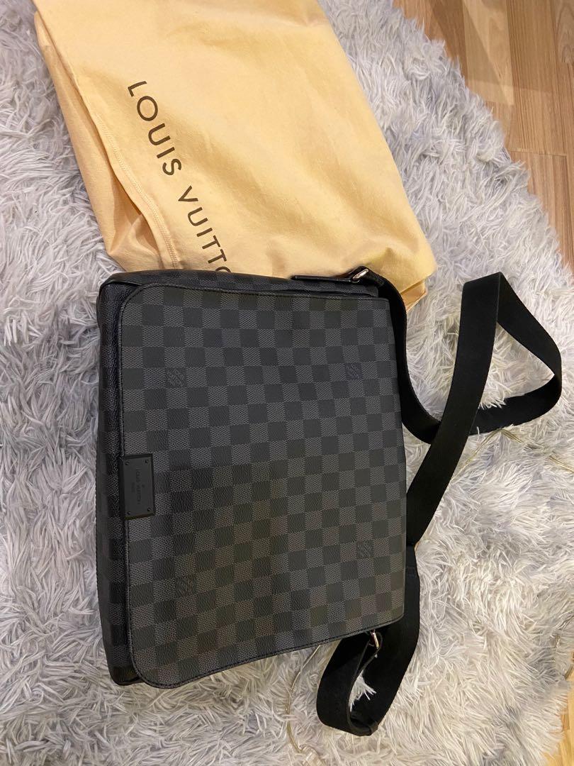 LV】Louis vuitton Men's Lether monogram Sling Bag 正品LV男士包包斜挎包 LV Classic Bag,  Luxury, Bags & Wallets on Carousell