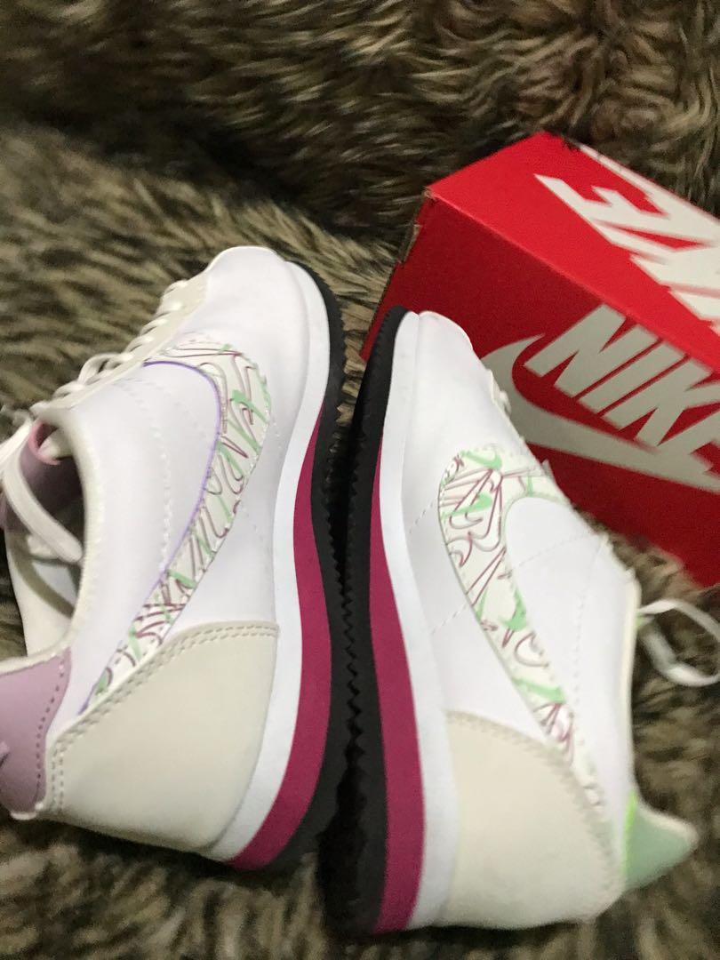 nike cortez valentine's edition