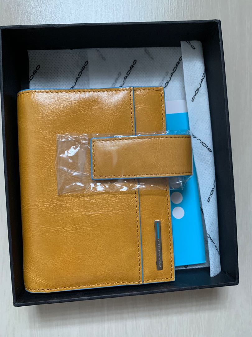 Piquadro leather Agenda Planner Organizer, Men's Fashion, Watches \u0026  Accessories, Wallets \u0026 Card Holders on Carousell