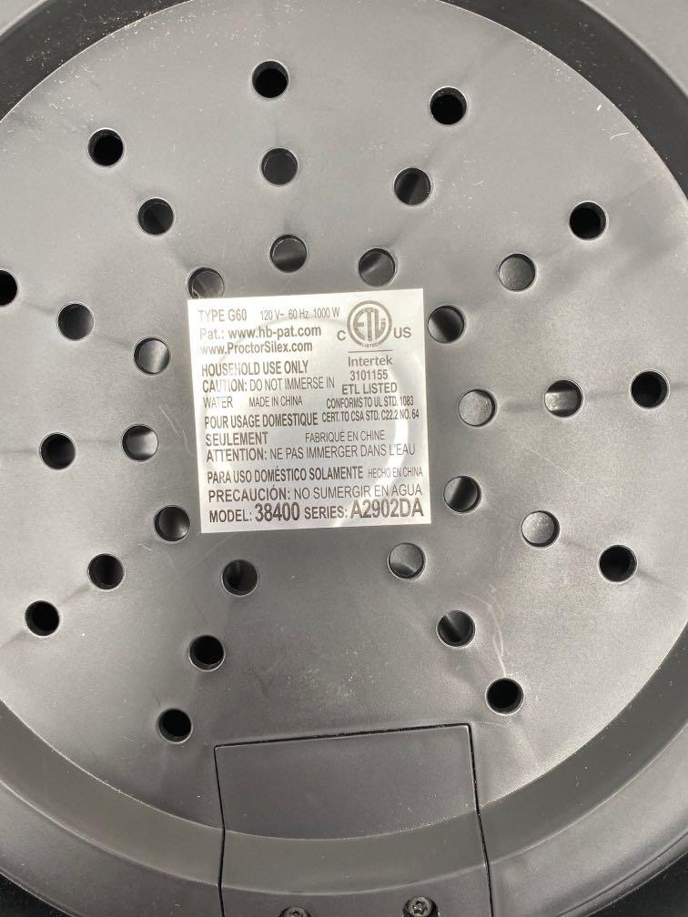 Proctor Silex Crepe Maker (Category: Other Kitchen Appliances) located in Pasay City. Submitted by meostore (Listing ID 1118238099, Image 3). Description: Item is in very good condition 110 volts, needs transformer to work No issue Box is slighly damaged and with manual.