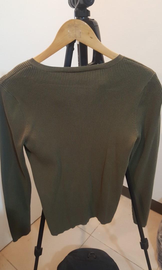 Ralph Lauren sale 160 (Category: Longsleeves) located in Manila. Submitted by kikthans (Listing ID 1118383044, Image 3). Description: .