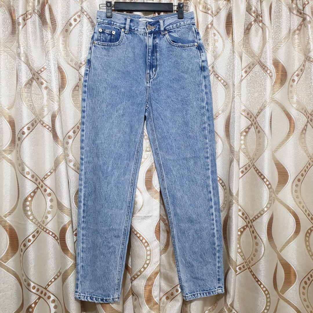 REPRICED 🔥Pull n Bear Petite Mom Jeans, Women's Fashion, Bottoms, Jeans on  Carousell