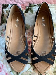 (Category: ) located in . Submitted by vrvbella (Listing ID 1118237494, Image 1). Description: .