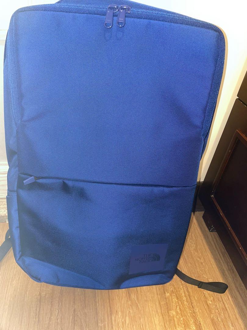 The North Face Shuttle Daypack Slim Backpack, 男裝, 袋, 背包- Carousell