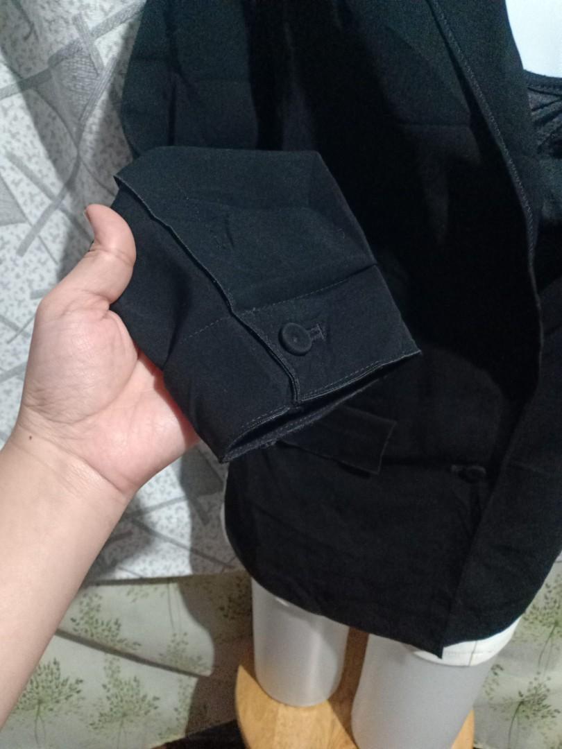 Ukay items/Onhand/Location pasig /Ready to ship (Category: Coats, Jackets and Outerwear) located in Pasig City. Submitted by mari_07 (Listing ID 1118256645, Image 3). Description: location : manggahan napico Pasig pick up /Shipping only no long reservation unless bayad na pp pm sa sure & Responsible buyer.