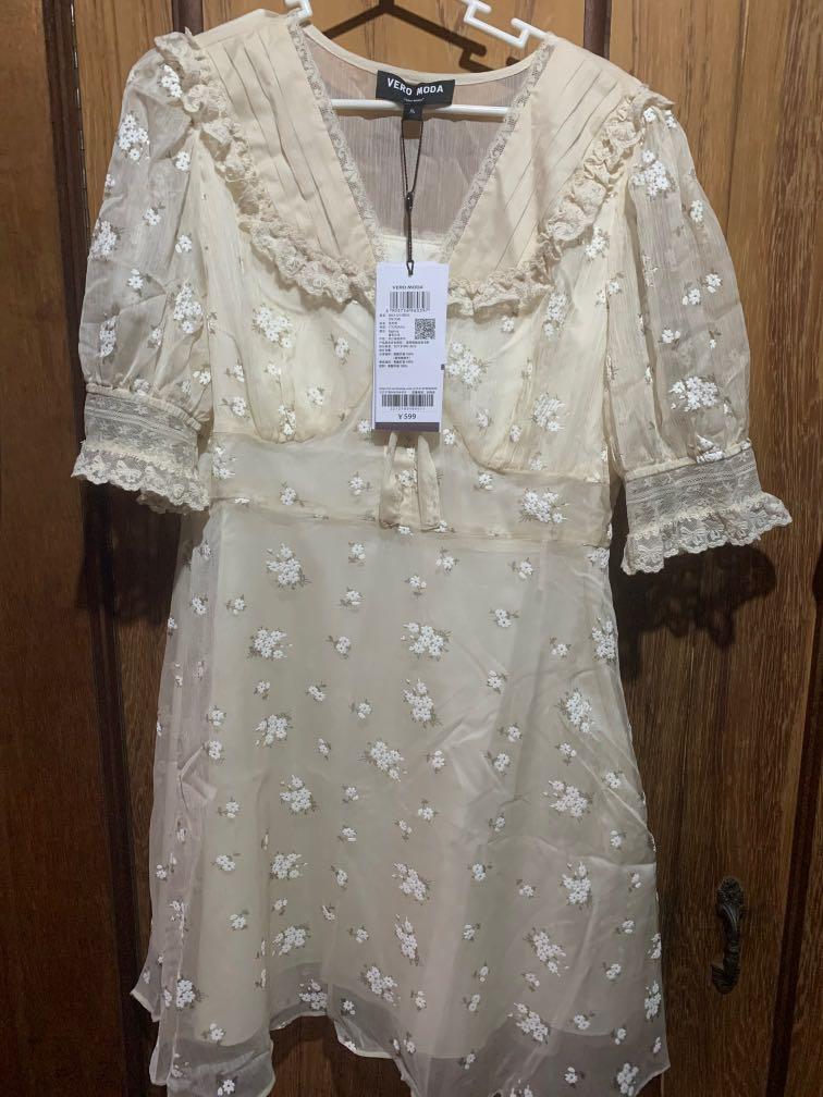 Vero Moda Dress (BNEW with tag) (Category: Dresses) located in Makati City. Submitted by butterlife21 (Listing ID 1118267515, Image 2). Description: Vero Moda Dress, brand new, never worn, with tag..