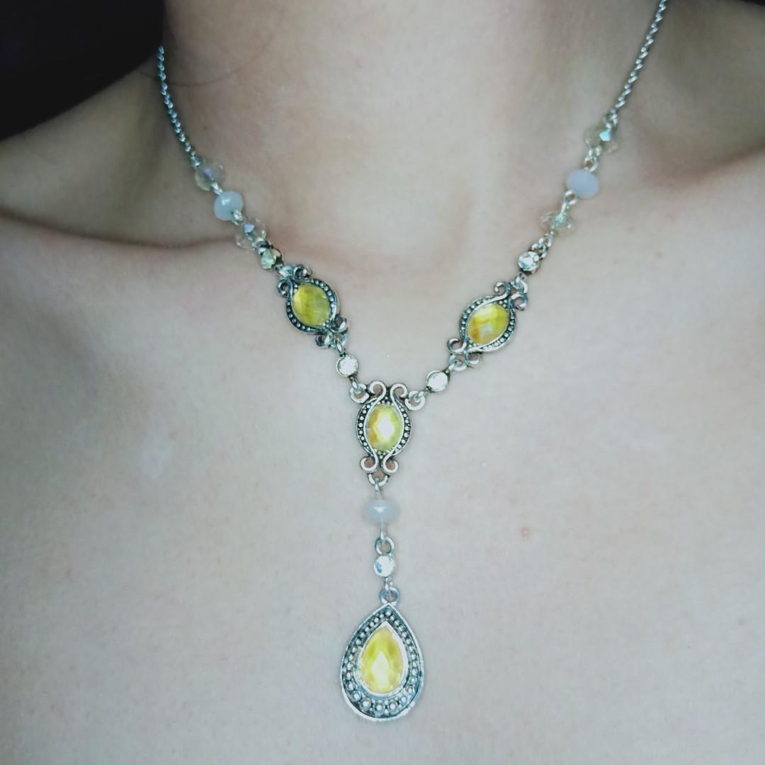 Avon sales sh necklace