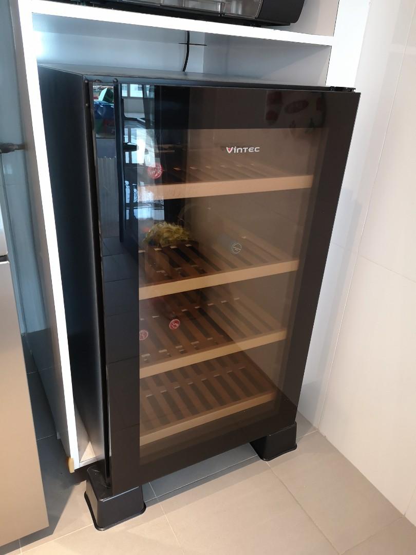 Vintec Wine Cooler V30SGMeBK, TV & Home Appliances, Other Home