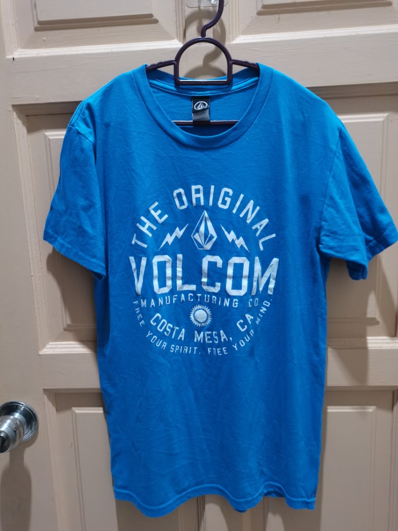 VOLCOM TSHIRT ORIGINAL, Men's Fashion 