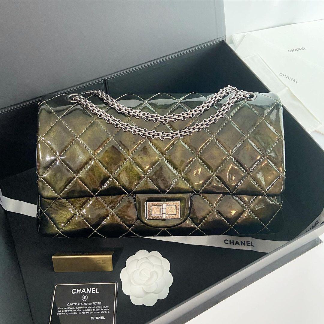 Chanel 2.55 green deals