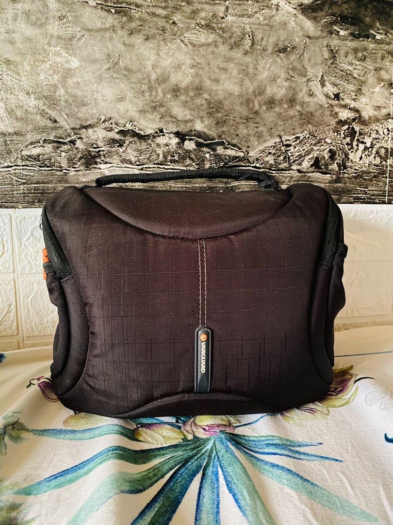 Authentic Vanguard Camera Bag (Category: Luxury Bags & Wallets) located in Pasay City. Submitted by wanderlust0809 (Listing ID 1118579283, Image 1). Description: .