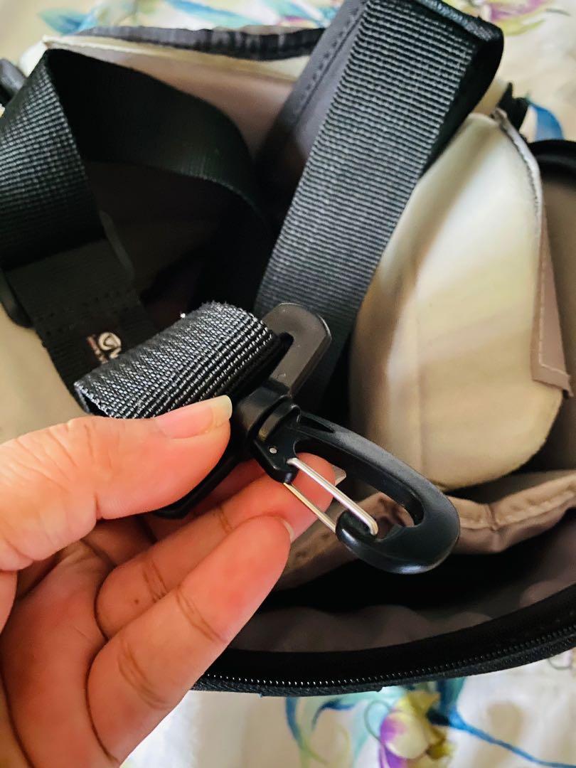 Authentic Vanguard Camera Bag (Category: Luxury Bags & Wallets) located in Pasay City. Submitted by wanderlust0809 (Listing ID 1118579283, Image 3). Description: .