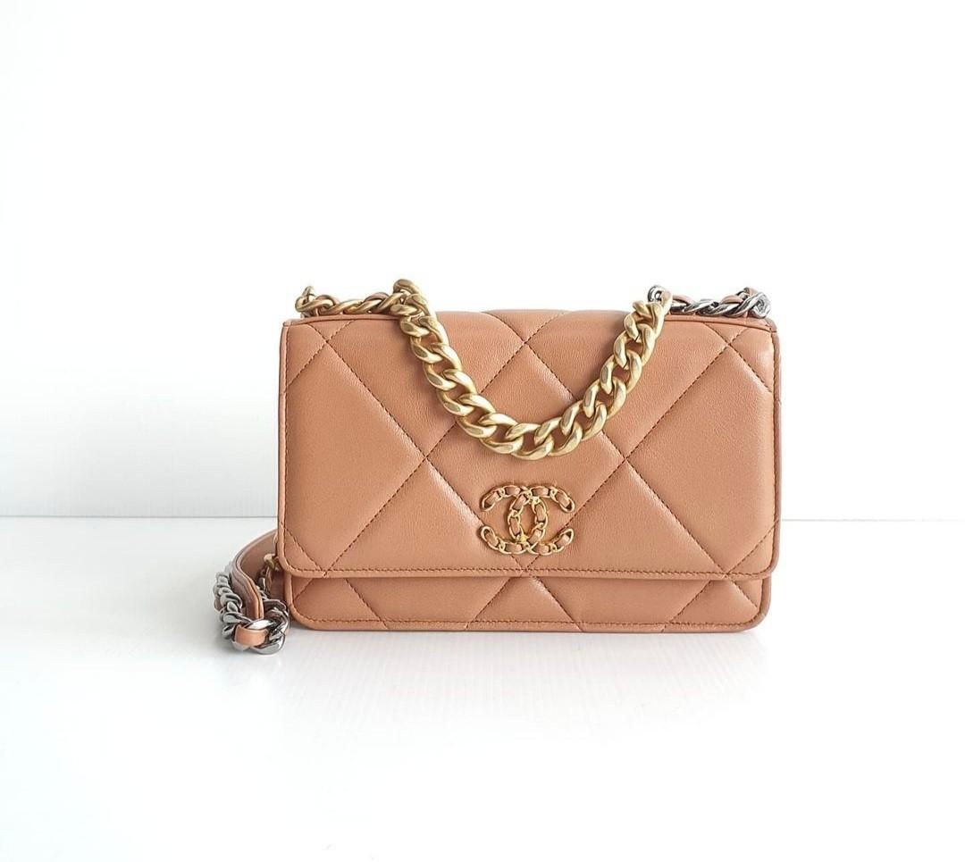 Chanel 19 wallet on chain Caramel Lamb series 31