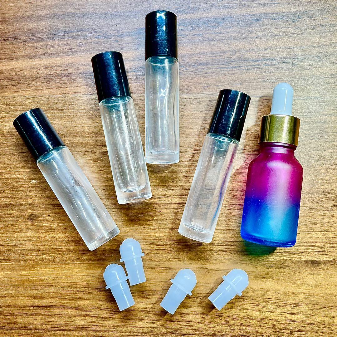Essential Oil Glass Dropper and Roller Bottles Set (Category: Fragrance & Deodorants) located in Mandaluyong City. Submitted by wanderlez (Listing ID 1118391011, Image 1). Description: Item Code: W0024 4pcs of clear glass roller bottles + 1 colored glass dropper for essential oil Never used #essentialoil #youngliving #doterra #auracacia #glassdropper #rollerbottles #oilblend #elixir #zen #healthymind #meditation .