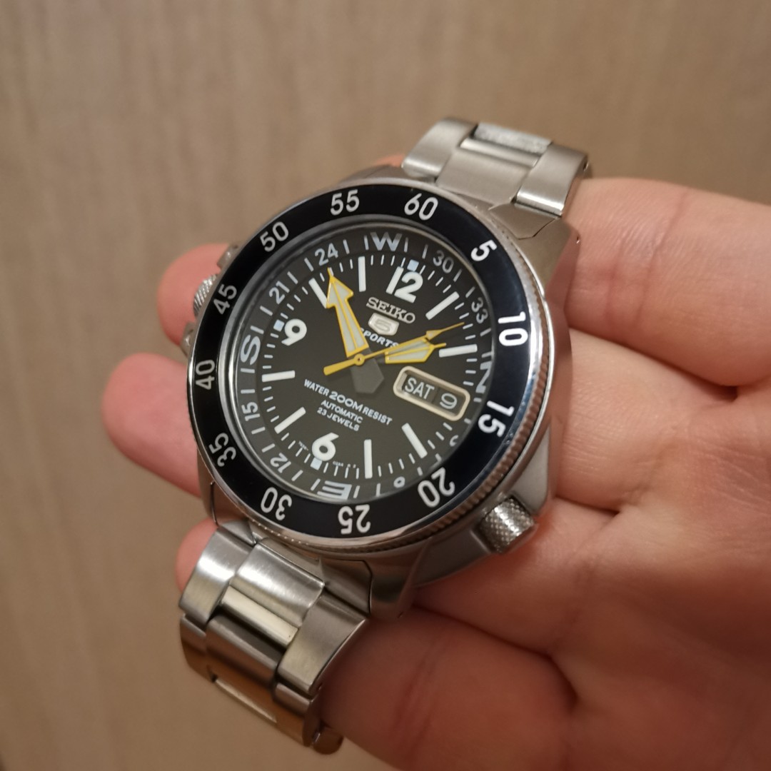 Excellent Seiko Atlas Land Shark Compass function Sports 5 automatic 200m  wr SKZ211 mens watch, Men's Fashion, Watches & Accessories, Watches on  Carousell