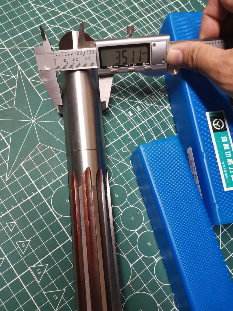 H7 35mm Straight Shank Hand Reamer HSS (Category: Construction Tools & Equipment) located in Muntinlupa City. Submitted by mlbphworks (Listing ID 1118492953, Image 3). Description: H7 35mm Straight Shank Hand Reamer HSS square end 10 flute brandnew ₱2500 firm last 35mm diameter Daily meetup near starmall alabang Or pickup via lalamove, grab, Mr speedy.