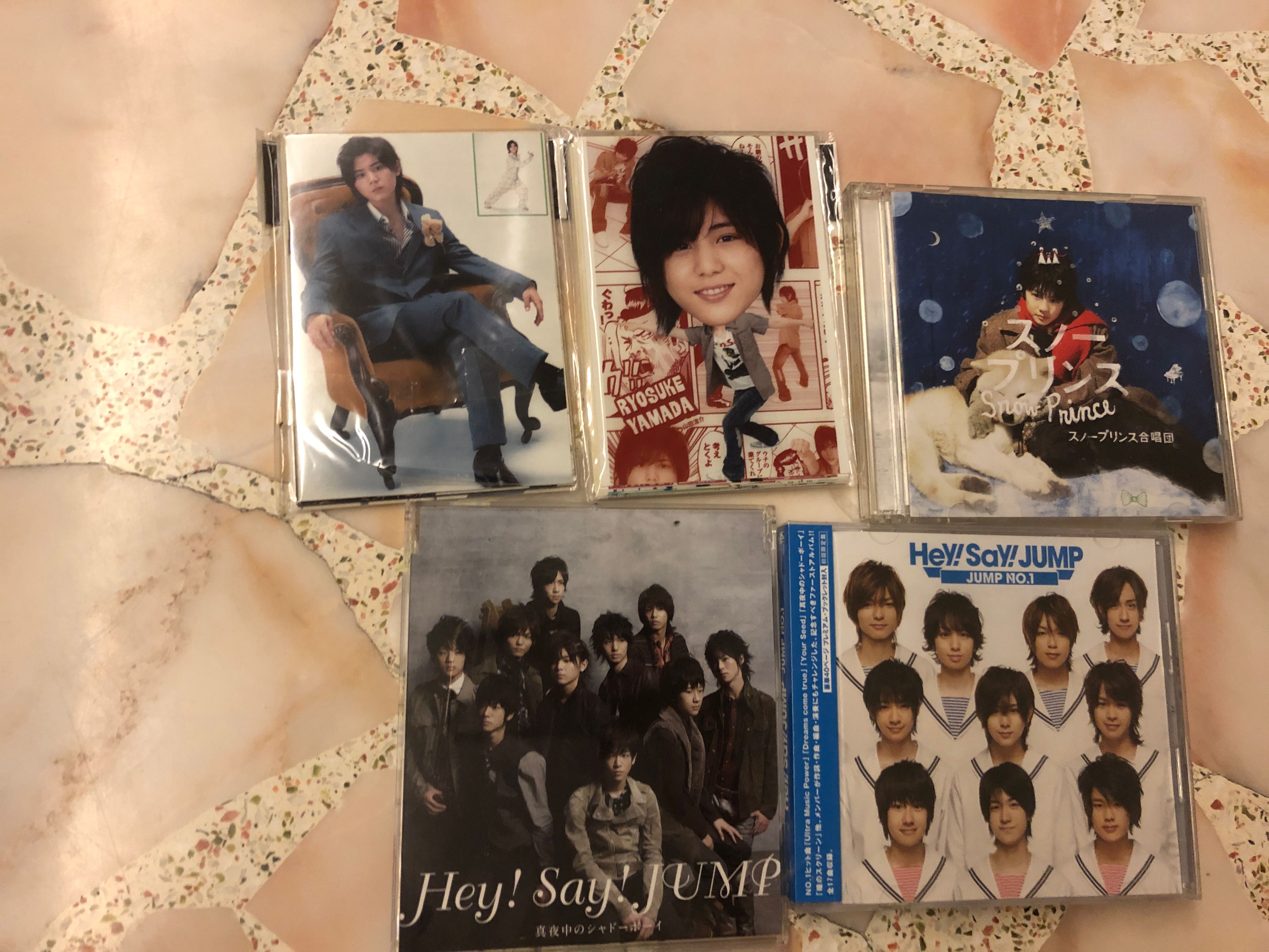 Johnny's entertainment photos, cds, merchandise Arashi, NEWS, KAT-TUN, Hey  Say Jump, Kis-my-ft2, Hobbies  Toys, Music  Media, CDs  DVDs on Carousell