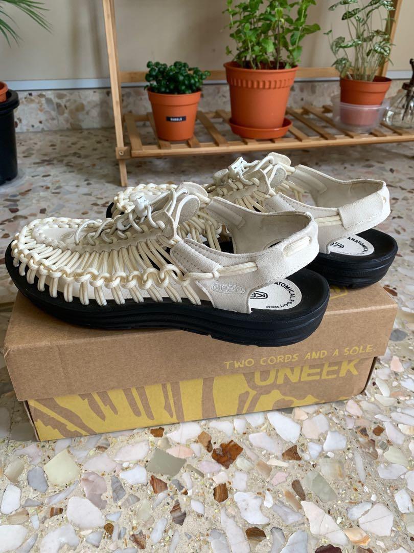 KEEN UNEEK STAR WHITE X BLACK 37 Carousell