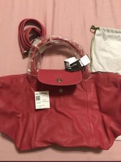 (Category: ) located in . Submitted by alice.tan.1800 (Listing ID 1118595662, Image 1). Description: .