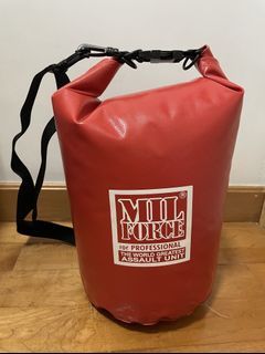（分類：）位於 。 由 leungsdeclutter 提交（商品編號 1118407645，圖片 1）。簡介： 。