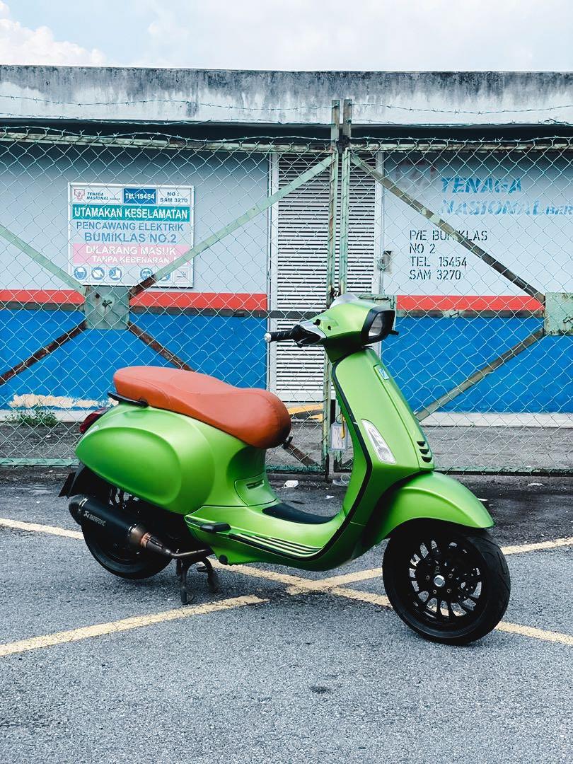 Modern Vespa Sprint 150 3v Motorbikes on Carousell