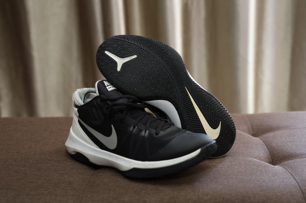 Nike versatile discount basketball shoes