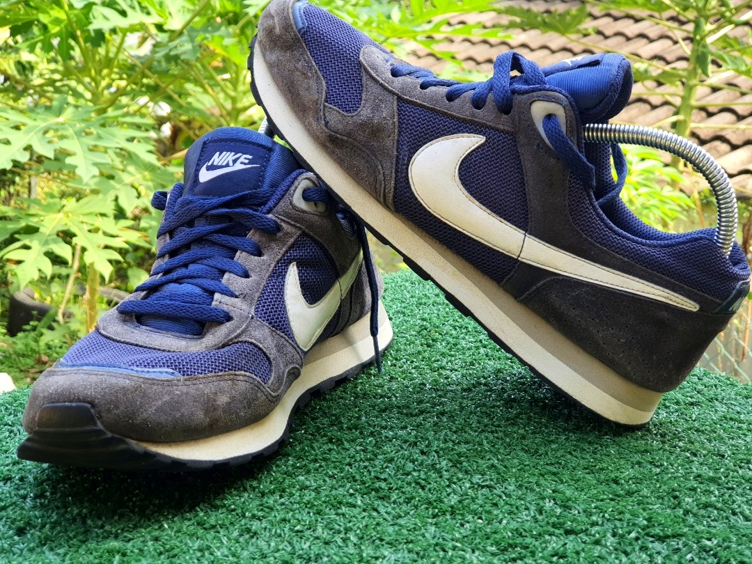 Nike md runner trainers discount