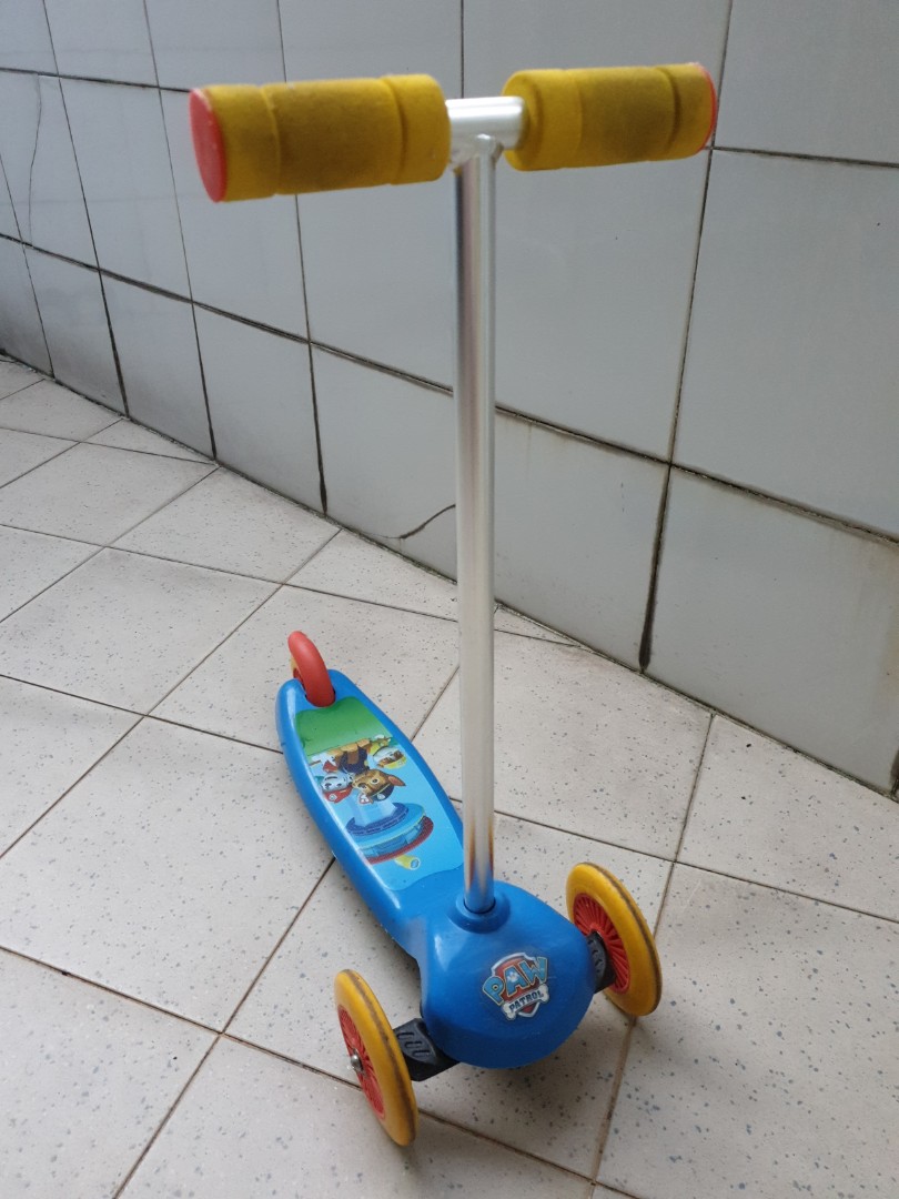 Paw patrol best sale scooter target