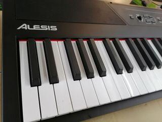 Piano Digital Alesis 61 keys