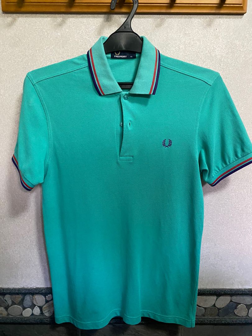 polo FRED PERRY, Fesyen Pria, Pakaian , Atasan di Carousell