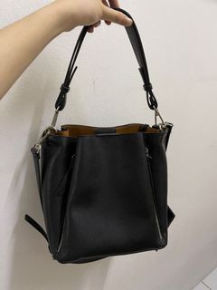 (Category: ) located in . Submitted by preloved_sh1t (Listing ID 1118564891, Image 1). Description: .