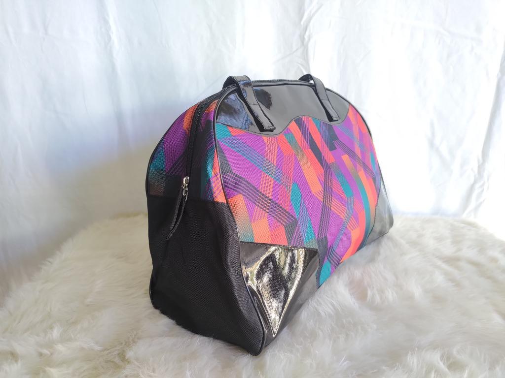 Avon overnight bag outlet