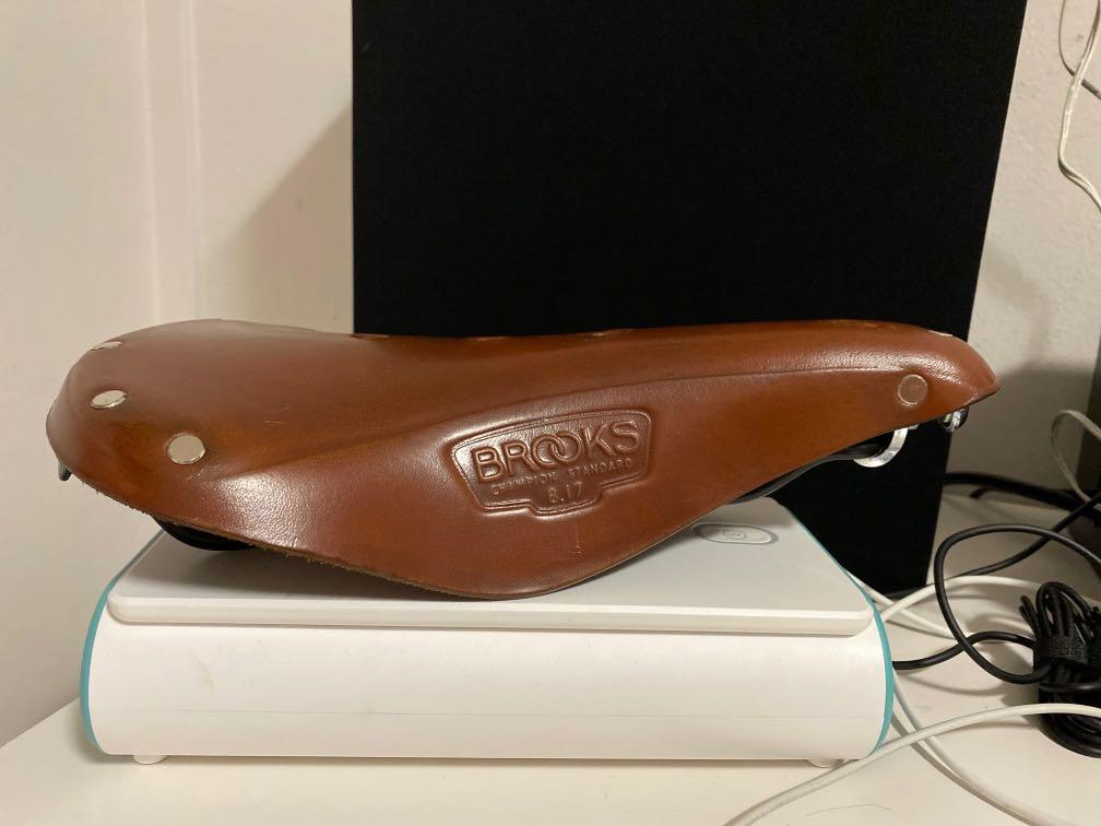 Brooks saddles B17, Sports Equipment, Bicycles & Parts, Parts